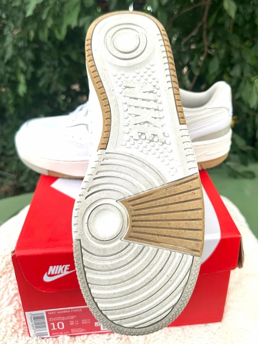 Nike Gamma Force White/Phantom-Light Bone Sneakers
